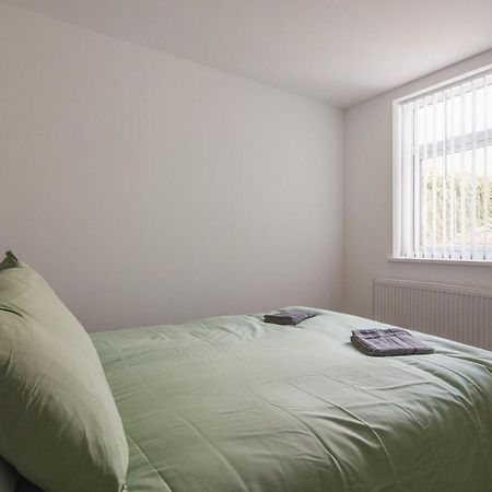 Spacious 3 Bedroom Home With Ps5 And Pool Table Near O2 Arena Canary Wharf And Elizabeth Line To Central London Exterior photo