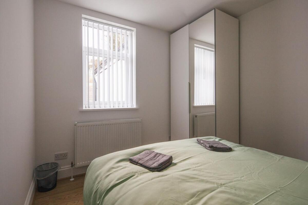 Spacious 3 Bedroom Home With Ps5 And Pool Table Near O2 Arena Canary Wharf And Elizabeth Line To Central London Exterior photo